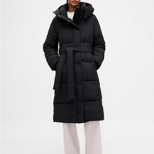 GAP Women's Belted Black Puffer Jacket PETITE